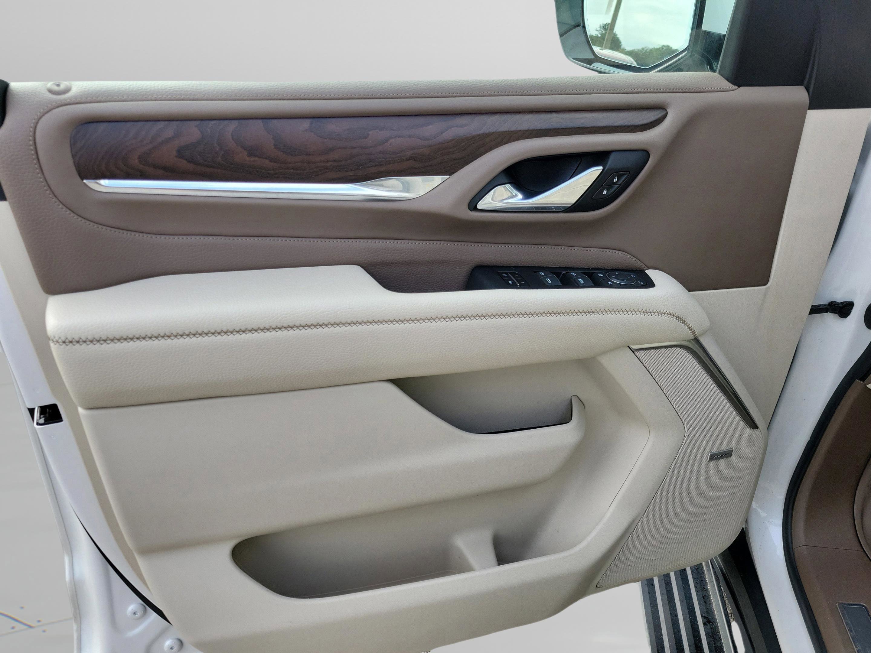 Used 2021 GMC Yukon Denali w/ Denali Premium Package image 5