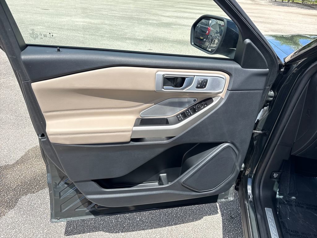 Certified 2023 Ford Explorer Limited w/ Limited Technology Package image 13