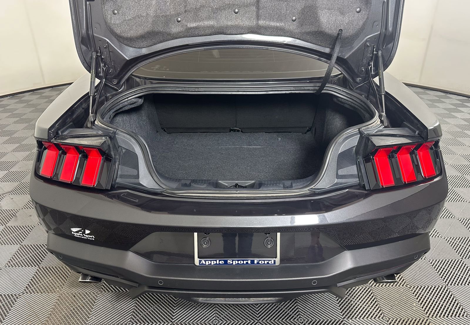 Certified 2024 Ford Mustang Coupe RWD image 5