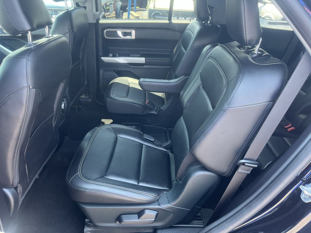 Certified 2021 Ford Explorer XLT w/ Equipment Group 202A AWD/4WD image 27
