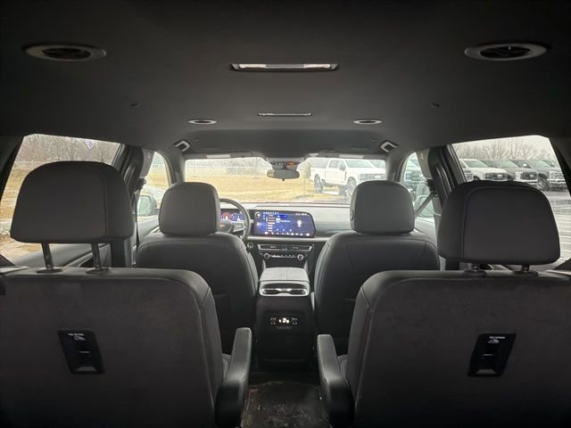 Used 2025 Chevrolet Traverse LT w/ Driver Confidence Package image 14