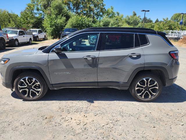 Used 2023 Jeep Compass Limited image 2