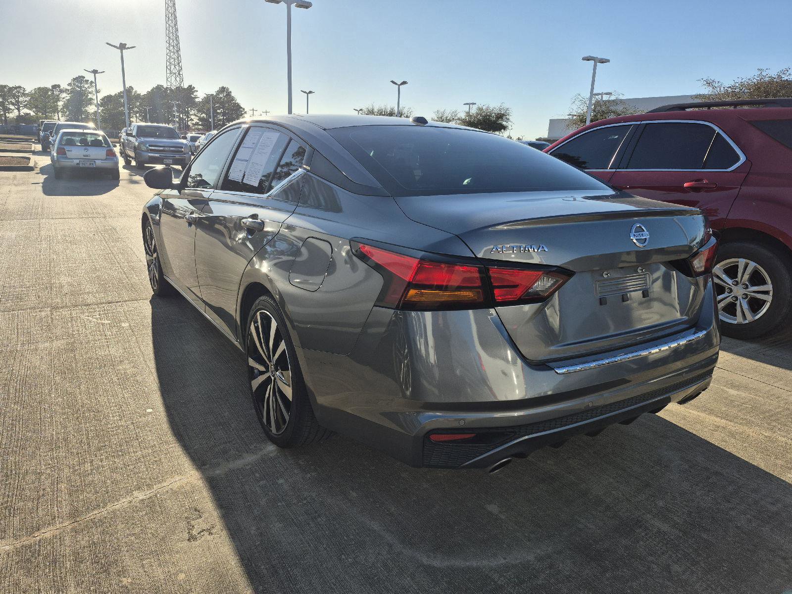 Used 2022 Nissan Altima 2.5 SR image 2