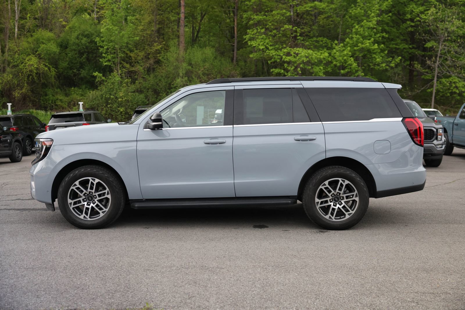 Certified 2025 Ford Expedition Active AWD/4WD image 8