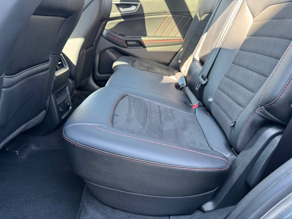 Certified 2024 Ford Edge ST-Line AWD/4WD image 7