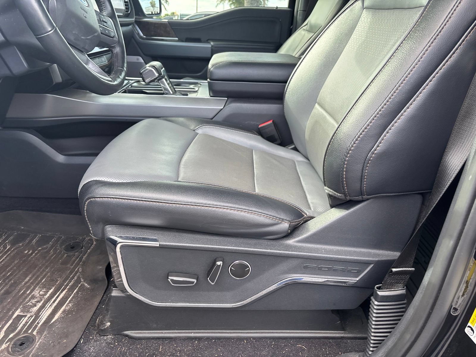 Certified 2023 Ford F150 Lightning Lariat w/ Tow Technology Package AWD/4WD image 13