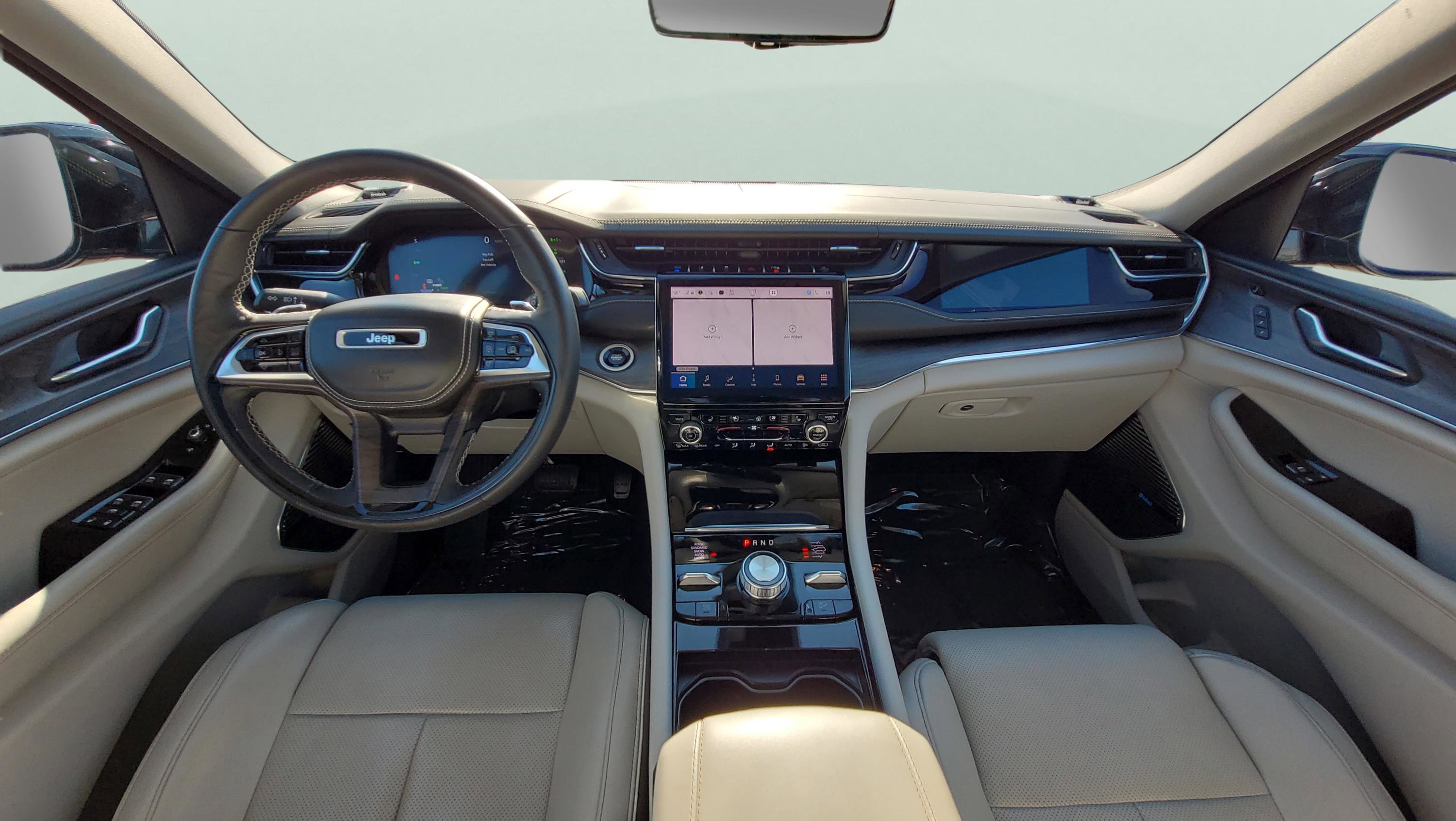 Used 2022 Jeep Grand Cherokee Overland w/ Advanced Protech Group III image 15