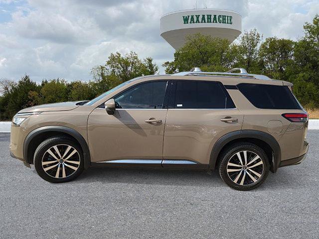 Used 2023 Nissan Pathfinder Platinum FWD image 3