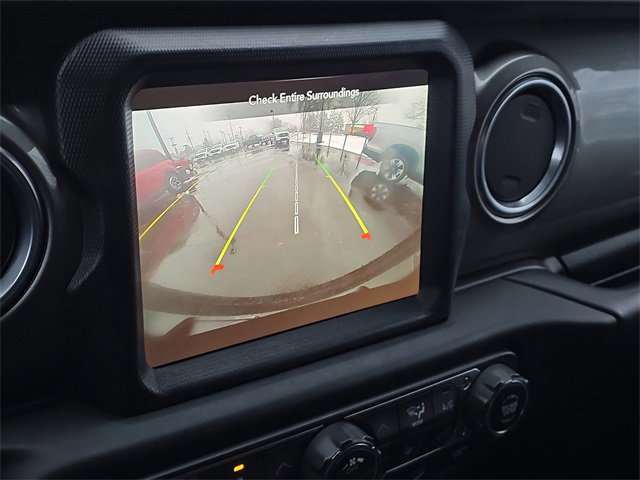 Used 2019 Jeep Wrangler Unlimited Sahara w/ Dual Top Group image 21