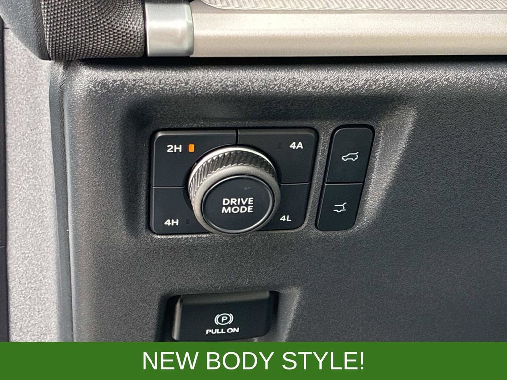 Certified 2025 Ford Expedition Active image 28