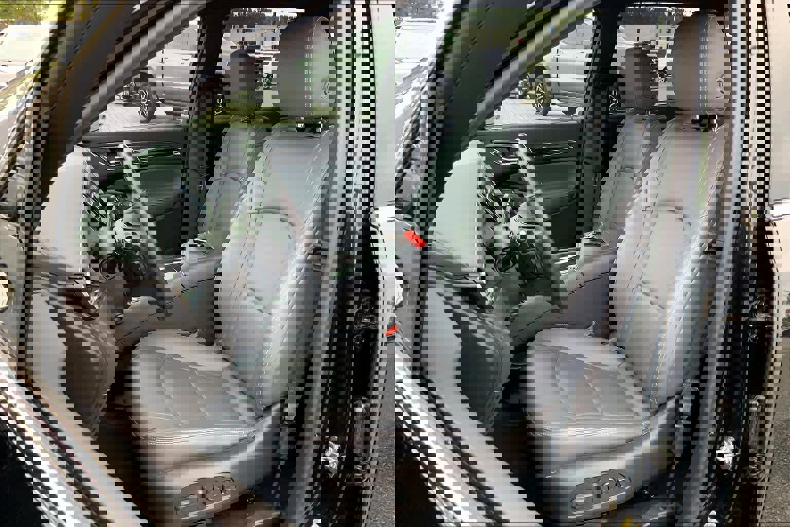 Used 2023 Buick Enclave Premium w/ Experience Buick Package image 9