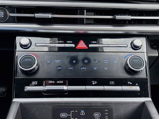 Used 2025 Hyundai Santa Fe SEL FWD image 15