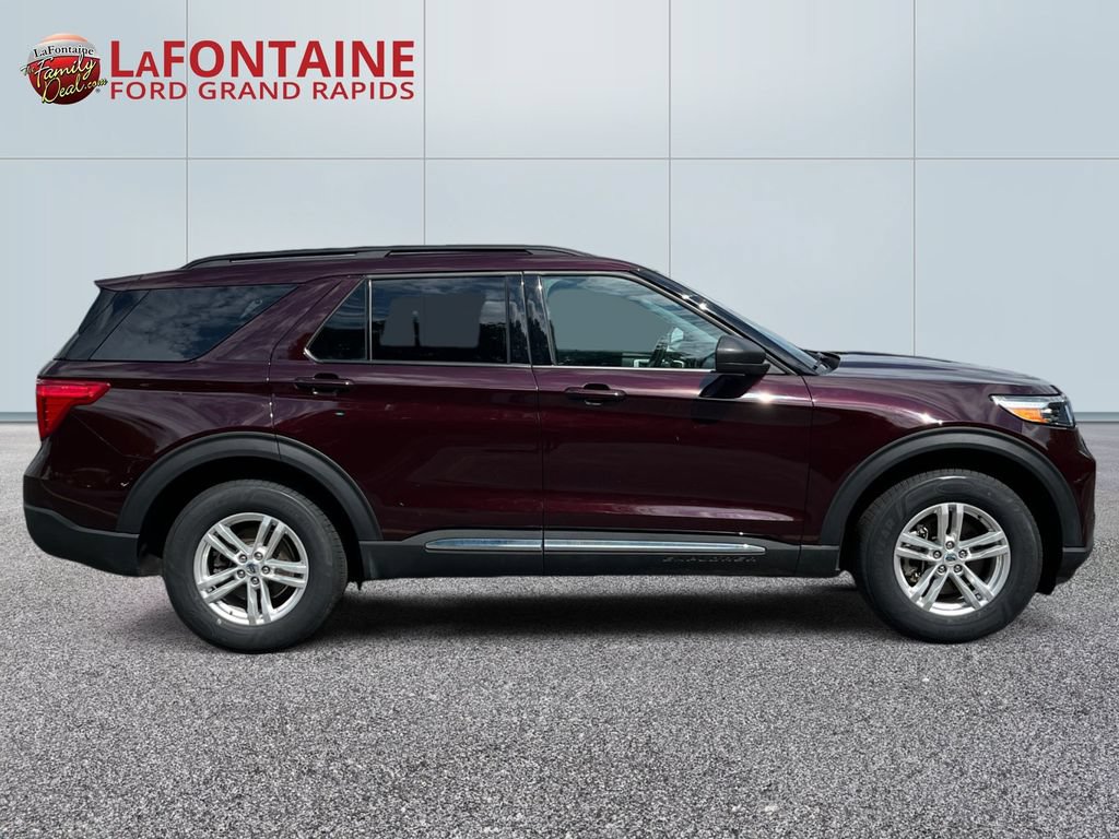 Certified 2022 Ford Explorer XLT w/ Equipment Group 202A AWD/4WD image 8