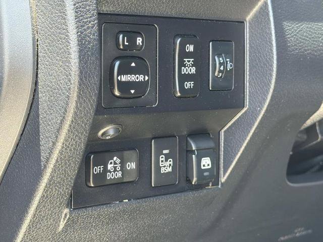 Used 2017 Toyota Tundra Limited w/ Limited Premium Package RWD image 20