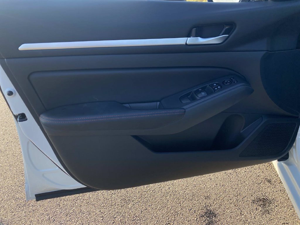 Used 2026 Nissan Altima 2.5 SR FWD image 16