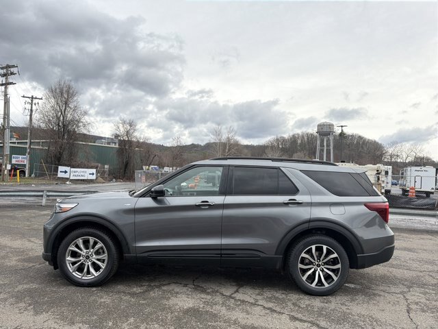 Certified 2022 Ford Explorer ST-Line AWD/4WD image 8