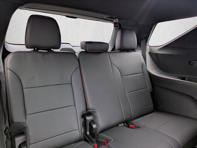 Used 2025 Chevrolet Traverse RS image 21