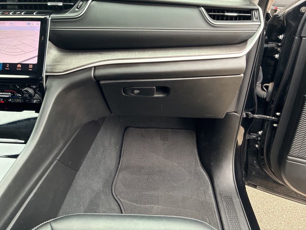 Used 2023 Jeep Grand Cherokee Limited AWD/4WD image 45