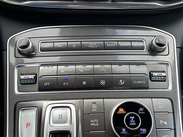 Used 2022 Hyundai Santa Fe Limited AWD/4WD image 17