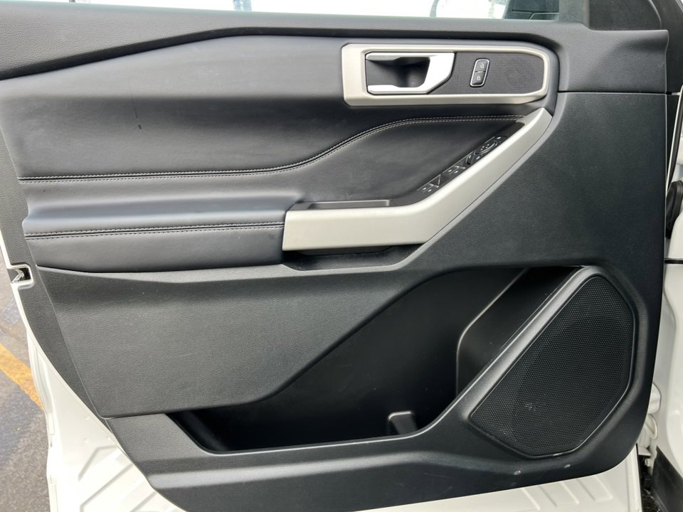 Certified 2023 Ford Explorer XLT w/ Equipment Group 202A image 16