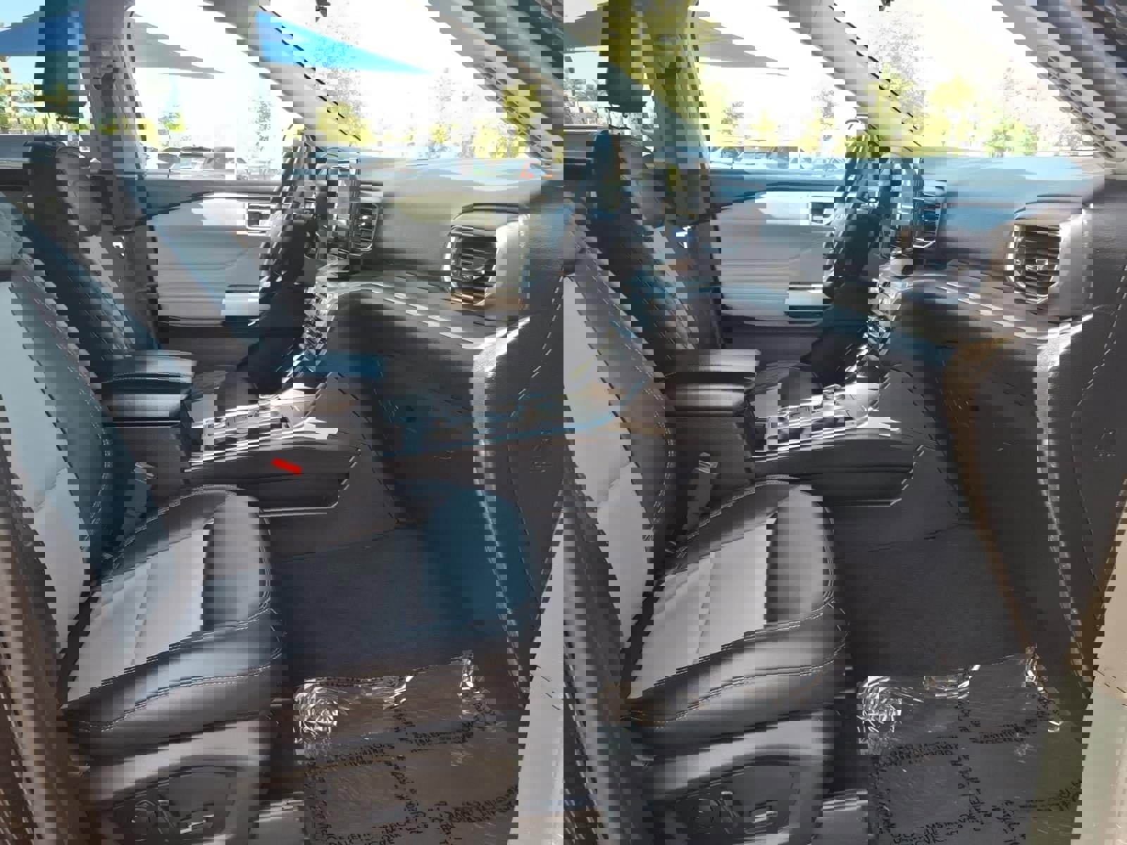 Certified 2022 Ford Explorer XLT w/ Equipment Group 202A image 11