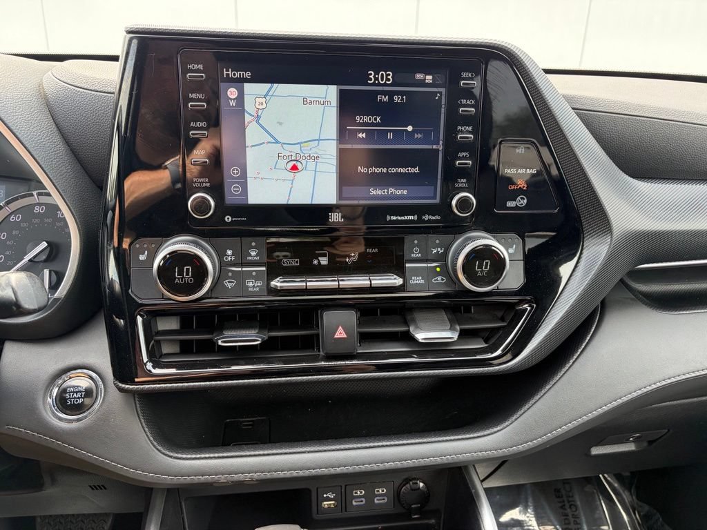 Used 2022 Toyota Highlander XSE AWD/4WD image 40