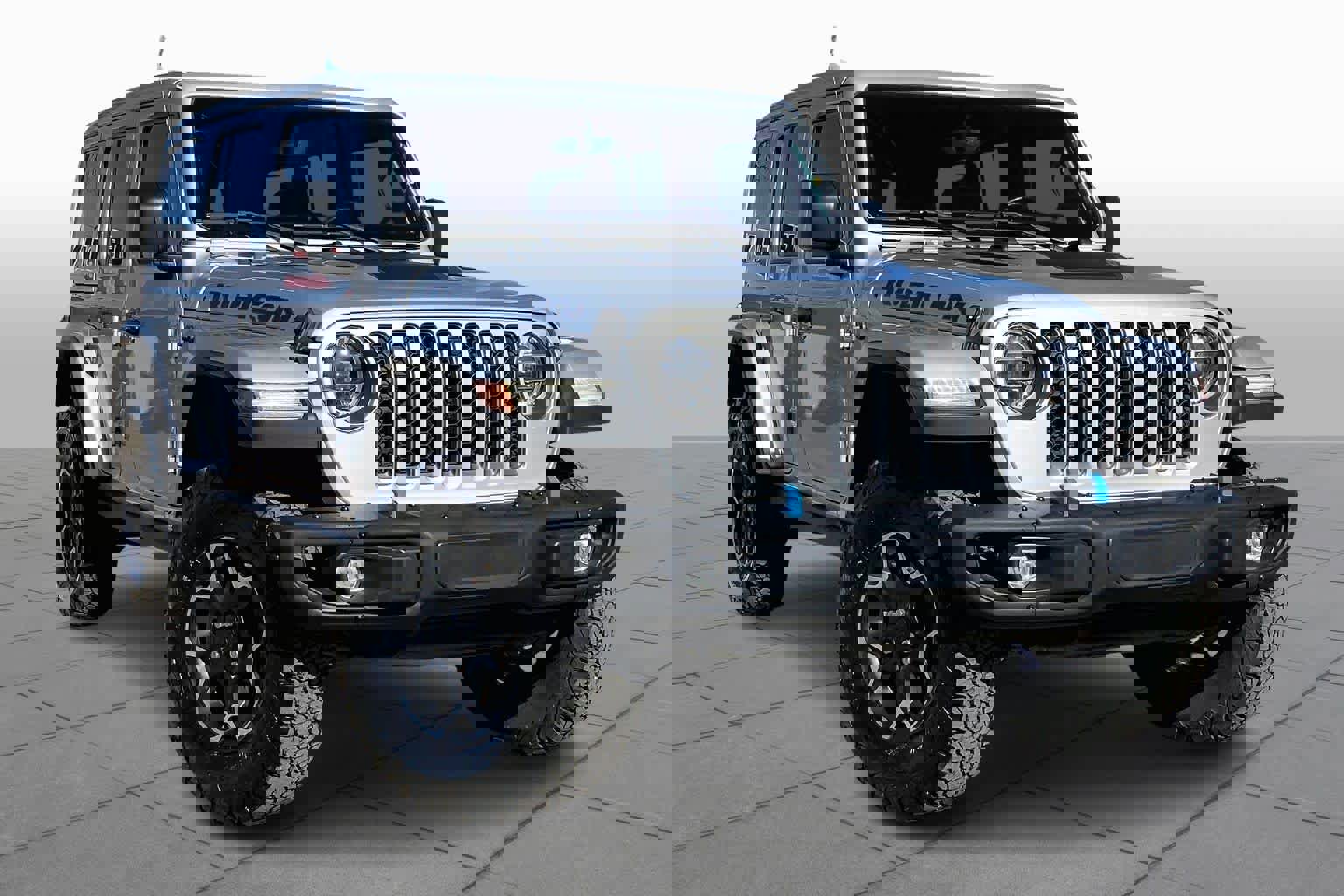 Used 2022 Jeep Wrangler Unlimited Rubicon 4xe w/ Steel Bumper Group image 4