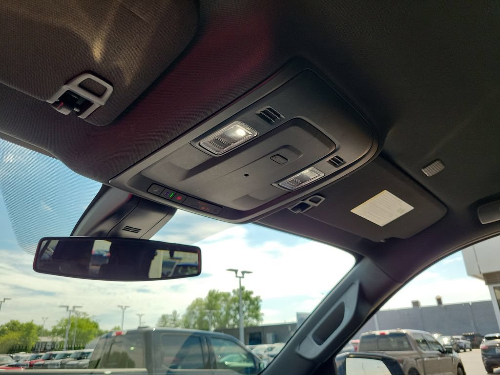 Used 2022 GMC Yukon SLE w/ Gmc Pro Safety Plus Package AWD/4WD image 30