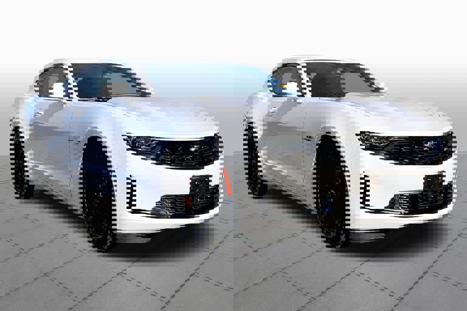 Used 2023 Chevrolet Camaro LT w/ RS Package image 2