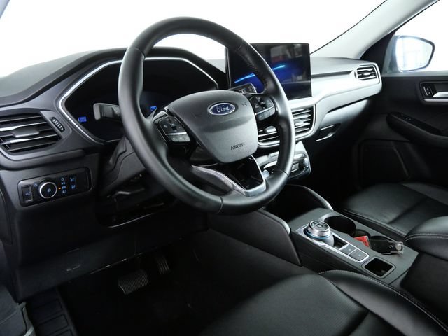 Certified 2025 Ford Escape Platinum AWD/4WD image 13