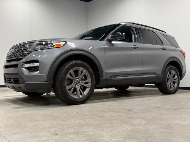 Certified 2024 Ford Explorer XLT w/ Equipment Group 202A AWD/4WD image 5