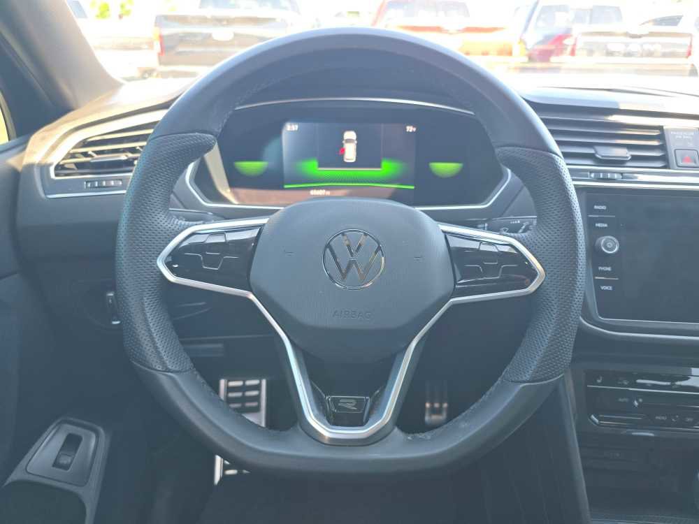 Used 2022 Volkswagen Tiguan SE R-Line AWD/4WD image 11