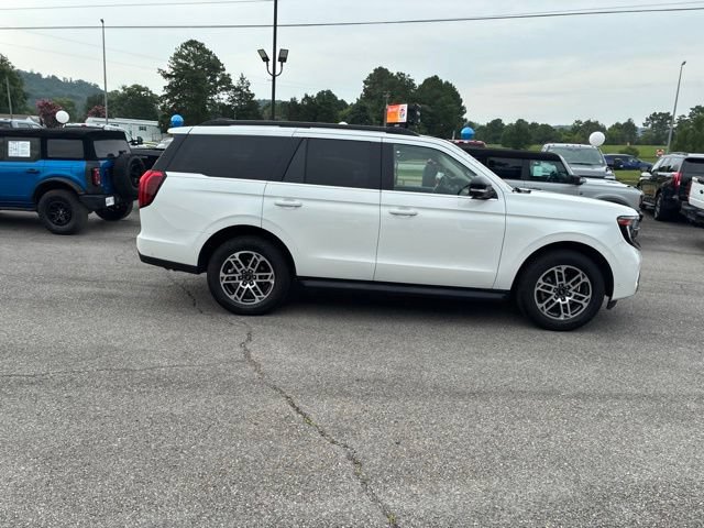 Certified 2025 Ford Expedition Active AWD/4WD image 41