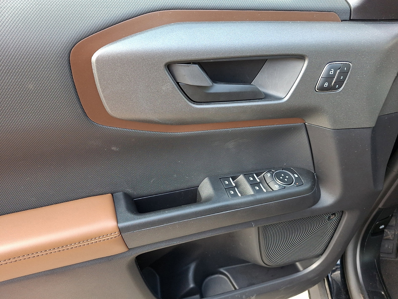 Certified 2025 Ford Bronco Sport Outer Banks w/ Outer Banks Tech Package+ AWD/4WD image 13