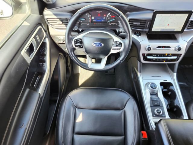 Certified 2022 Ford Explorer XLT w/ Equipment Group 202A image 13