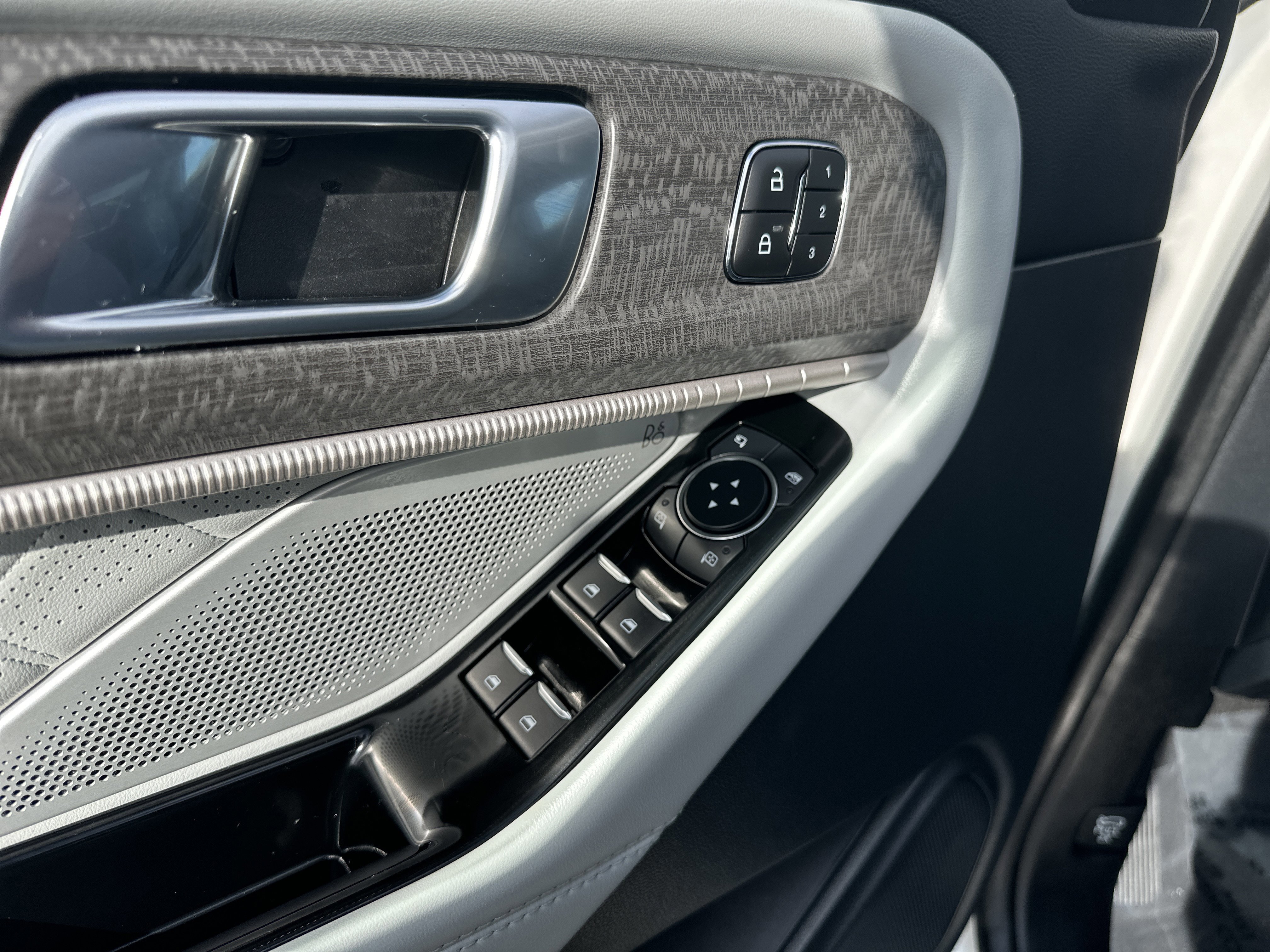 Certified 2025 Ford Explorer Platinum w/ Ultimate Package image 12