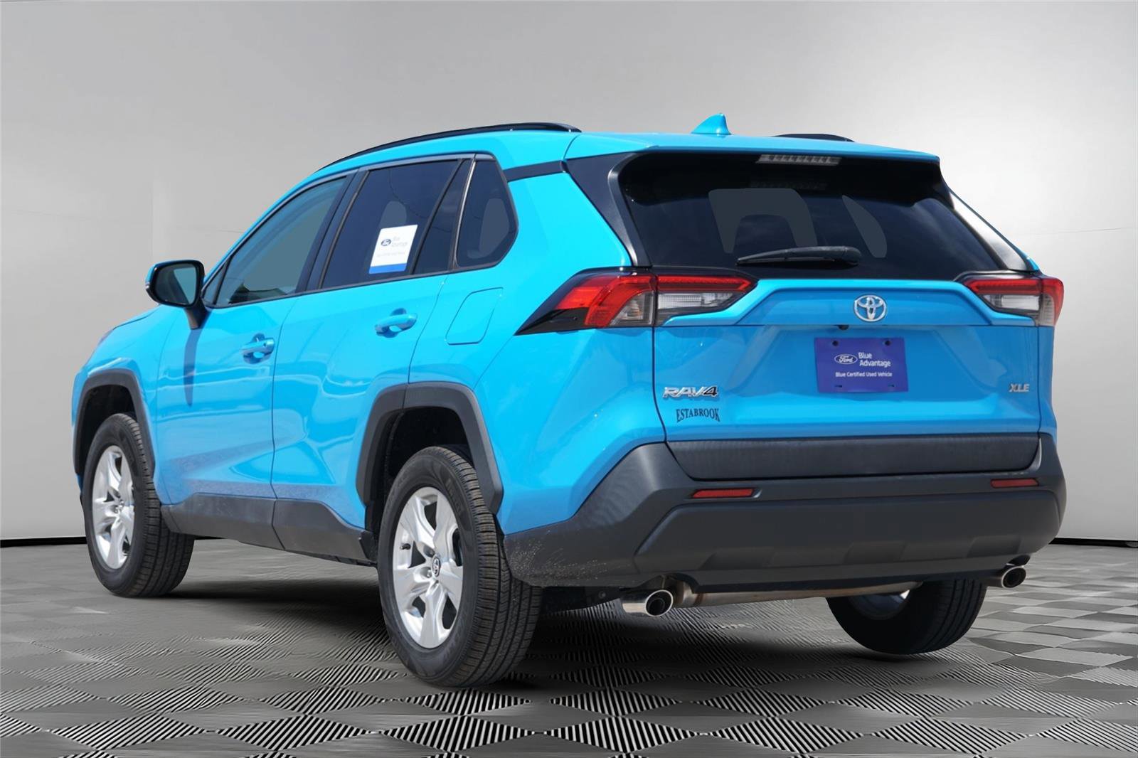 Used 2020 Toyota RAV4 XLE FWD image 6
