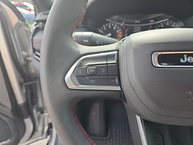 Used 2025 Jeep Compass Trailhawk AWD/4WD image 18