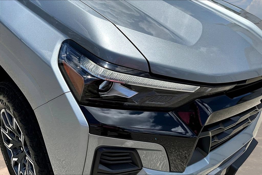 Used 2025 Chevrolet Colorado Z71 w/ Technology Package AWD/4WD image 34