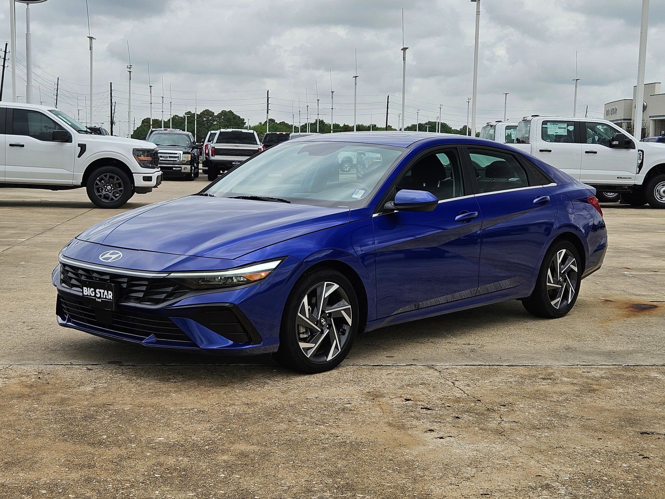 Used 2025 Hyundai Elantra SEL FWD image 10