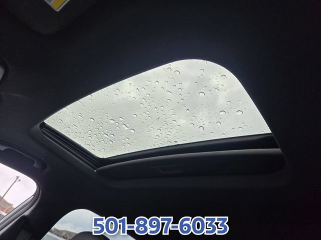 Used 2025 Chevrolet Trax RS w/ Sunroof Package FWD image 11