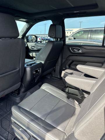Used 2024 Chevrolet Suburban Z71 w/ Luxury Package AWD/4WD image 6