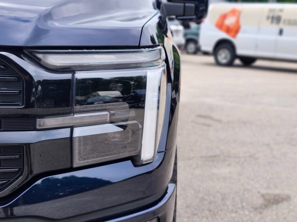 Certified 2025 Ford F150 Platinum AWD/4WD image 10