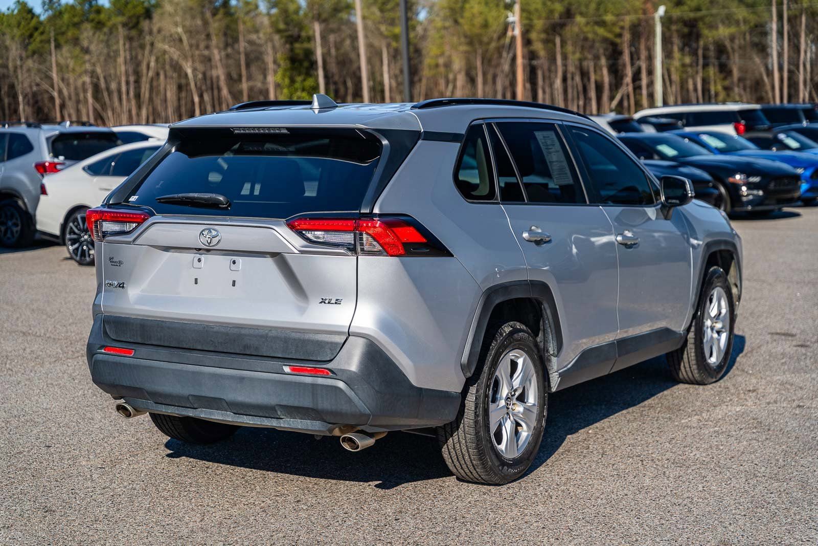 Used 2020 Toyota RAV4 XLE image 5