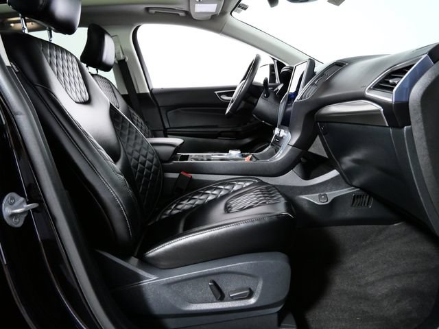 Certified 2024 Ford Edge Titanium AWD/4WD image 10