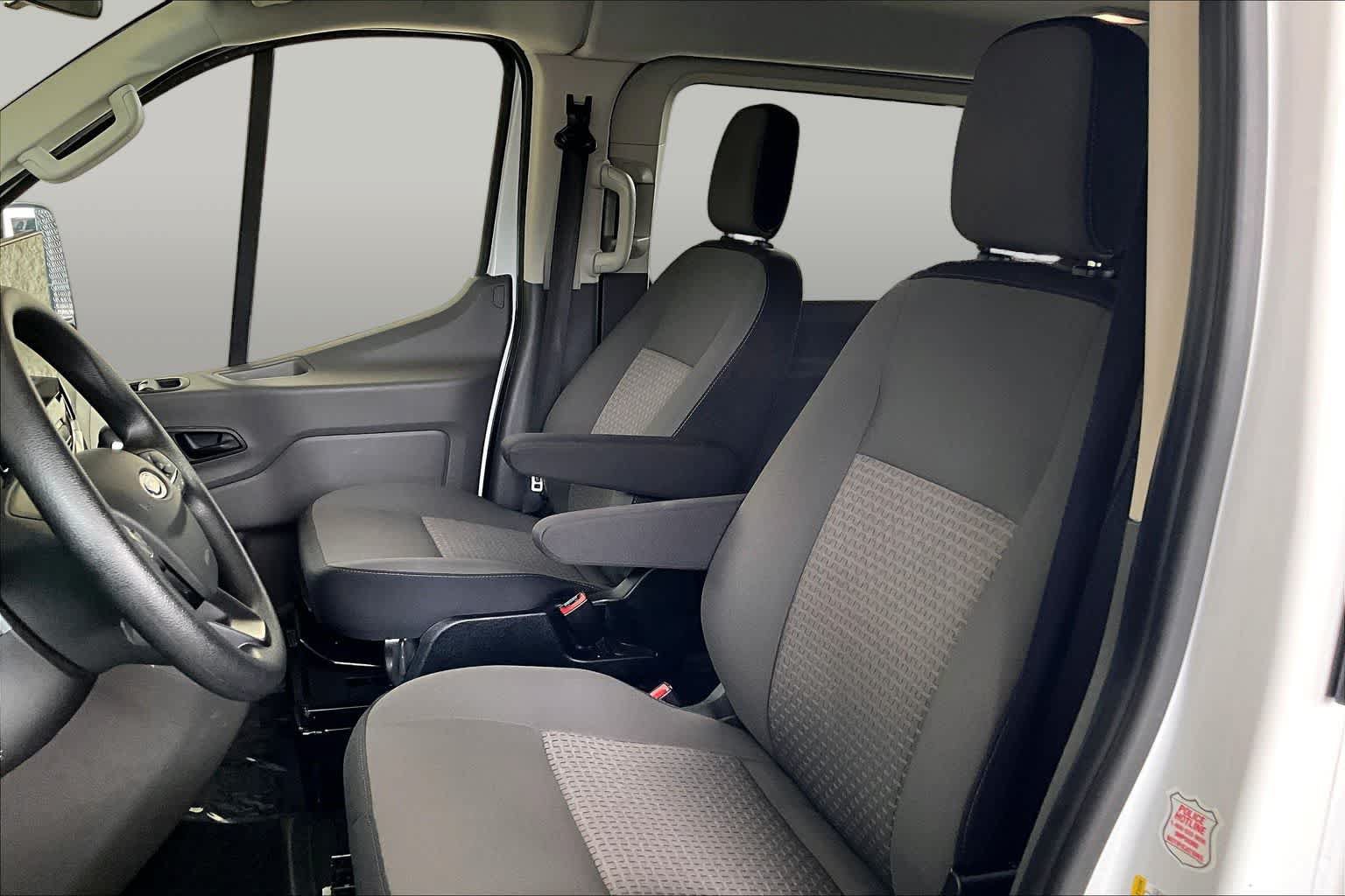 Certified 2024 Ford Transit 350 XLT RWD image 9