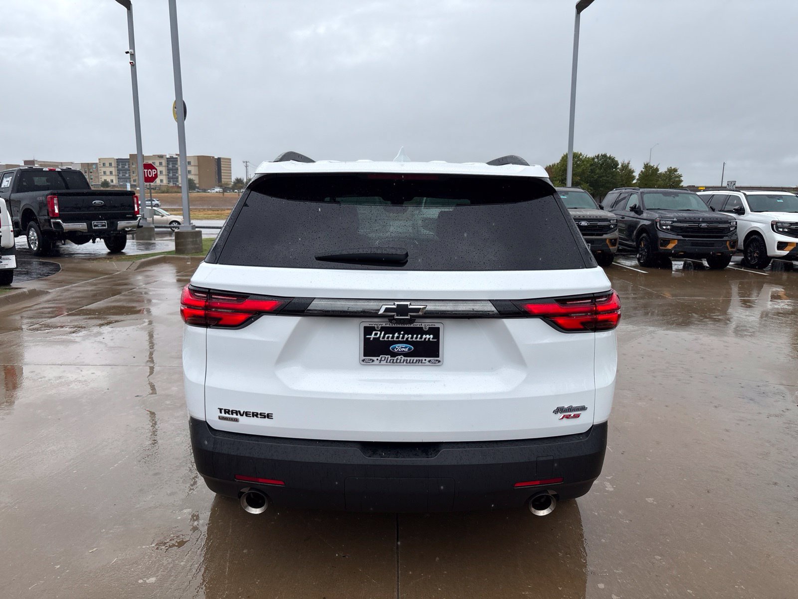 Used 2024 Chevrolet Traverse RS FWD image 15