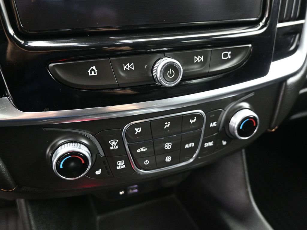 Used 2021 Chevrolet Traverse RS image 17