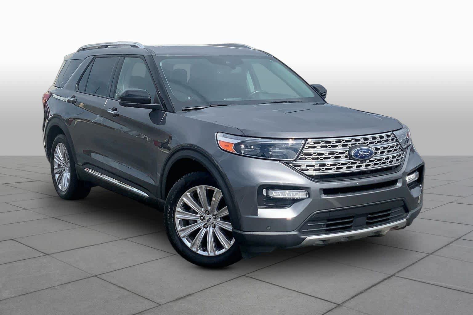 Certified 2022 Ford Explorer Limited w/ Equipment Group 301A RWD image 3