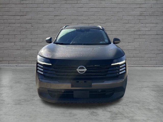 Used 2025 Nissan Kicks SV w/ SV Premium Package FWD image 2